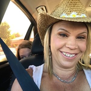 Meet your Posher, Wendy